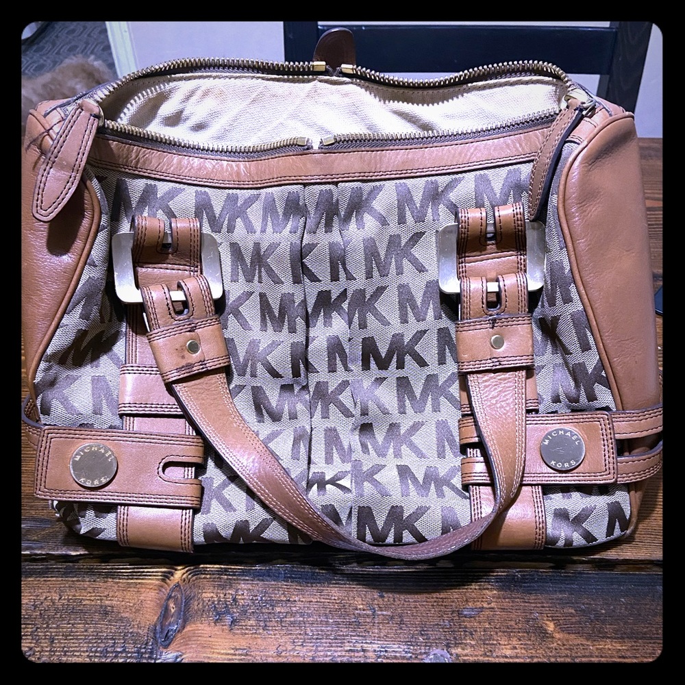 2005 MK beautiful leather classic bag